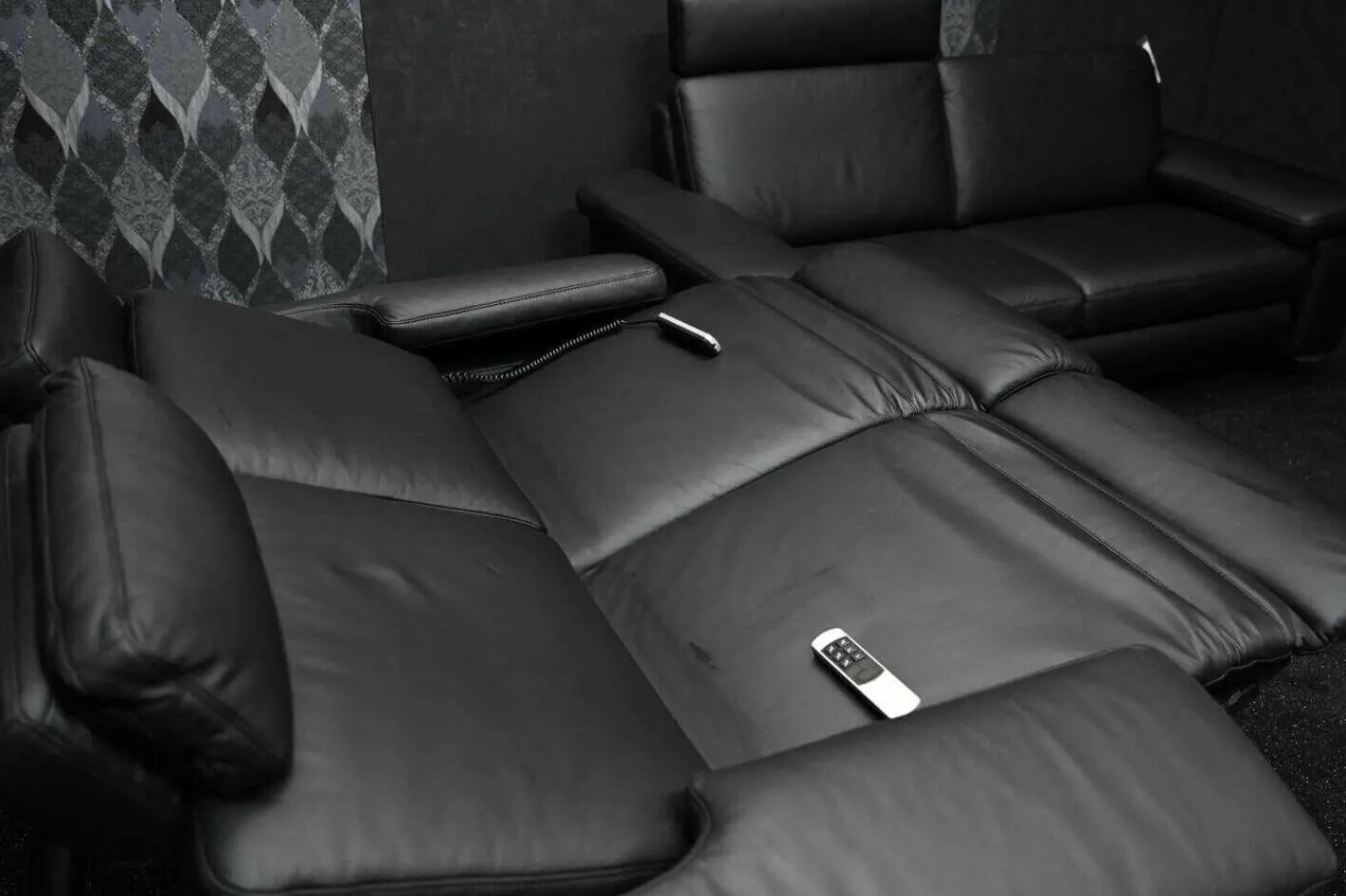 Steinpol Polstergruppen|Garnitur Charly Leder Dolcia Schwarz 58-944 mit Elektrischer Relaxfunktion