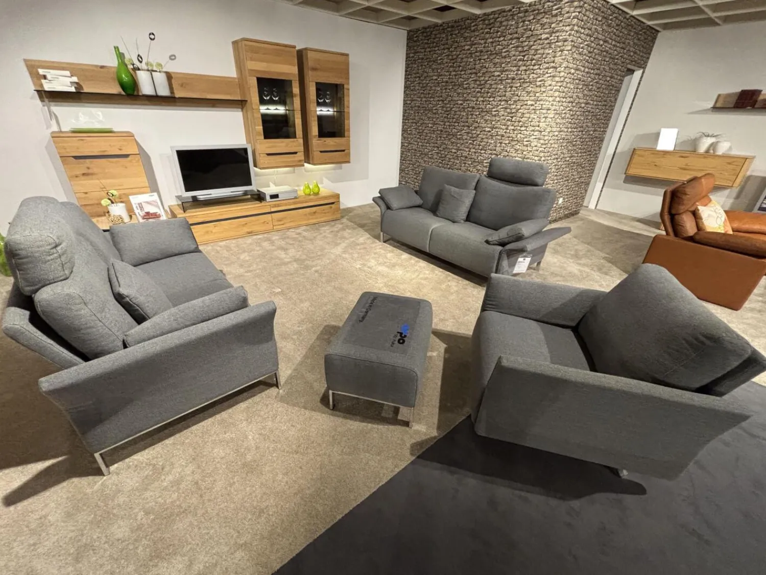 Erpo Polstergruppen|Garnitur Modena 220 Stoff Prairie 2022.78 Grau Füße Chrom 2 Sofas 1 Sessel 1 Hocker