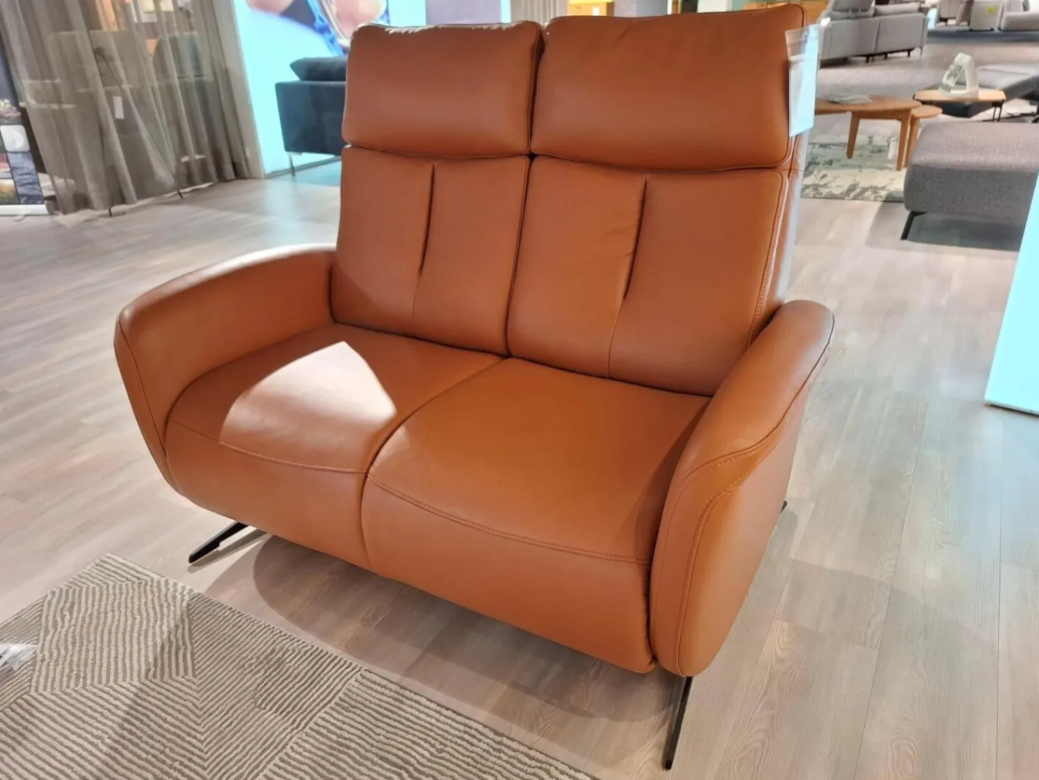 Global Polstergruppen|Garnitur Sitzkonzept Leder Credo Brandy Braun Kufe Metall Schwarz Geboden