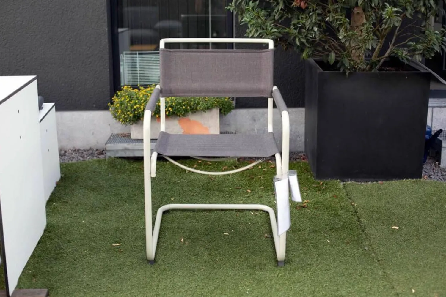 Thonet Gartenstühle|Gartenstuhl S 34 N Bezug Gewebe Schokolade Gestell Warmgrau Inklusive Kunststoffgleiter