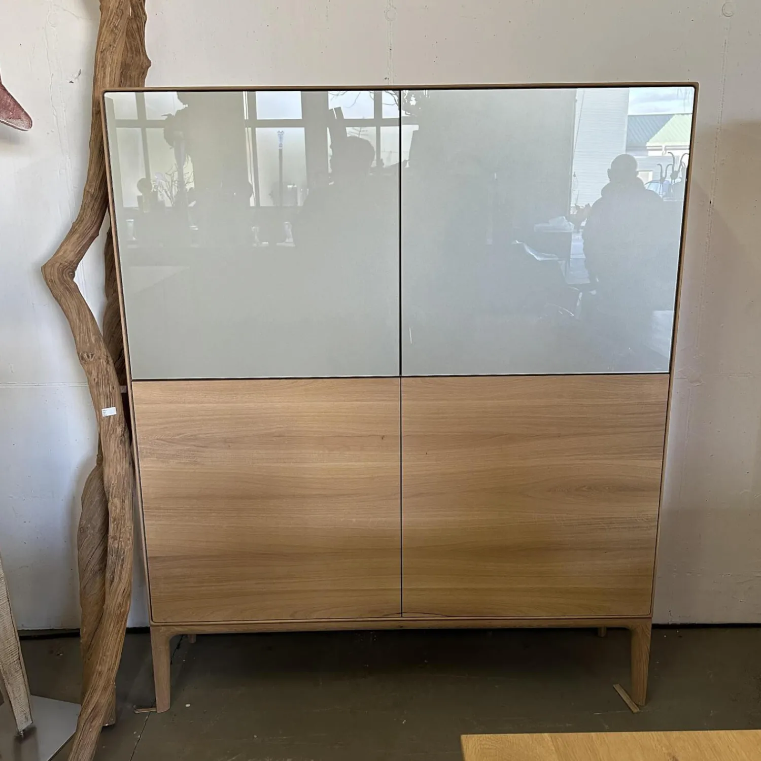 Scholtissek Vitrinen & Highboards|Geschirrschrank Fira Knorrige Eiche Puro Geölt Glas MO 137 Platin Glänzend Grau