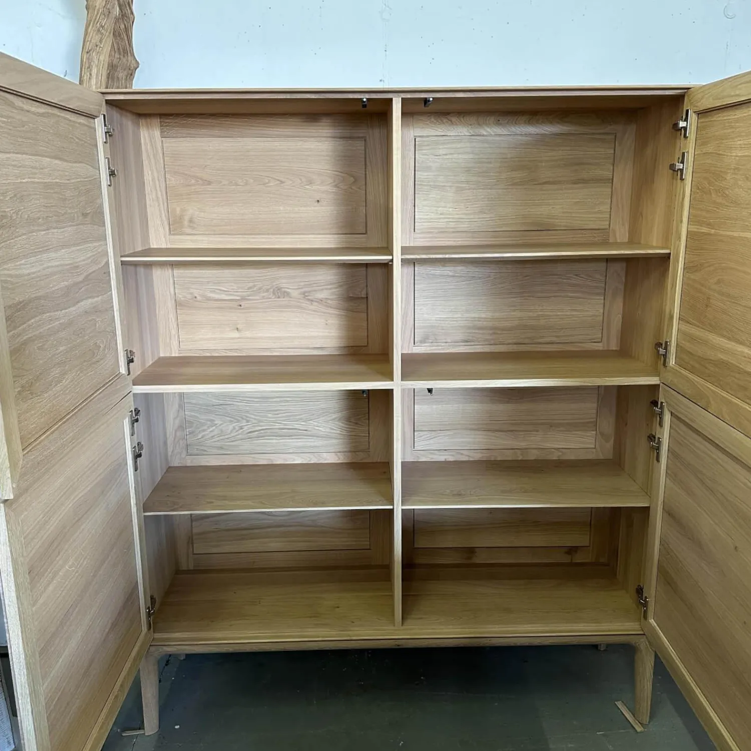 Scholtissek Vitrinen & Highboards|Geschirrschrank Fira Knorrige Eiche Puro Geölt Glas MO 137 Platin Glänzend Grau