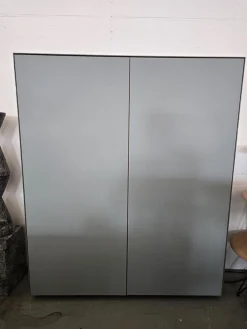 Scholtissek Vitrinen & Highboards|Geschirrschrank Novus Korpus Knorrige Eiche Rustikal Natur Geölt Front Glas Verkehrsgrau Matt Grau