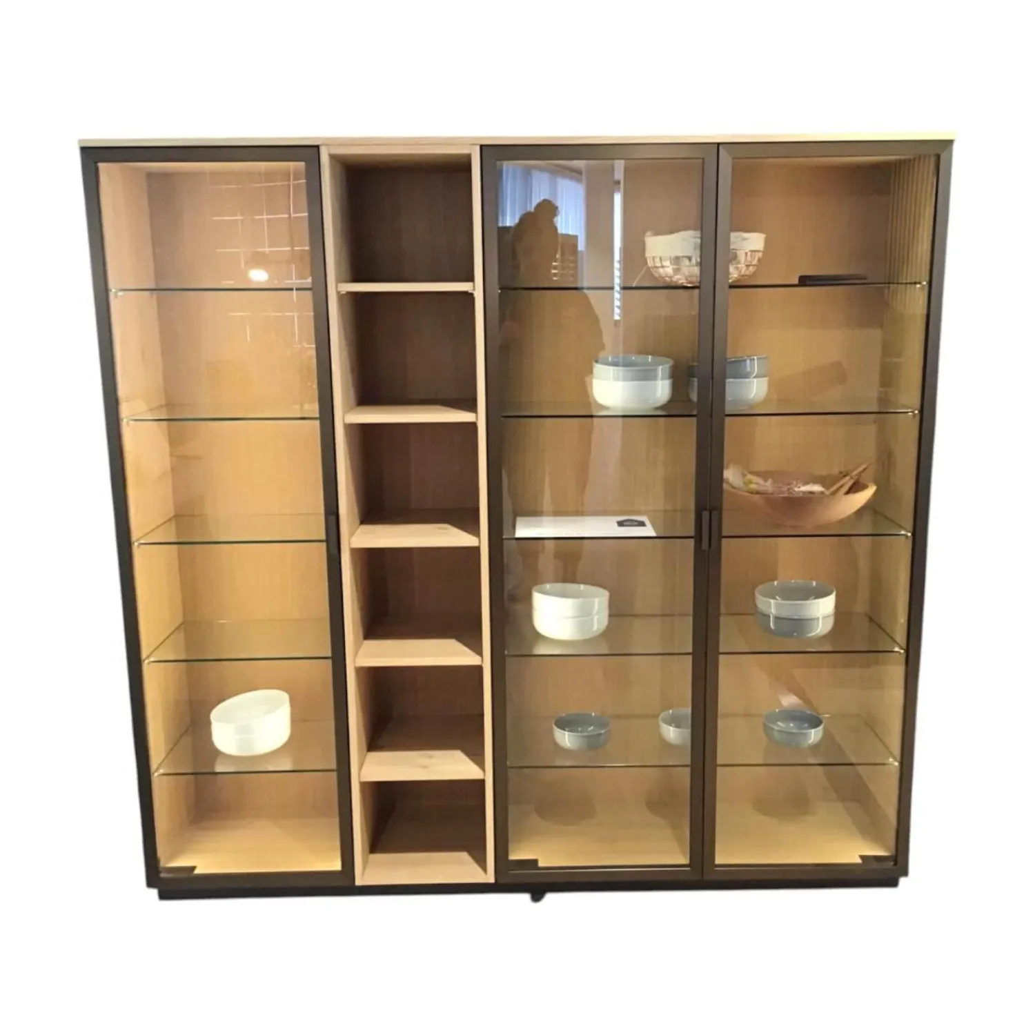Leicht Küchen Vitrinen & Highboards|Glashochschrank Vero Korpus Alpineiche Natur Front Glas Inklusive LED Beleuchtung Steuerbar