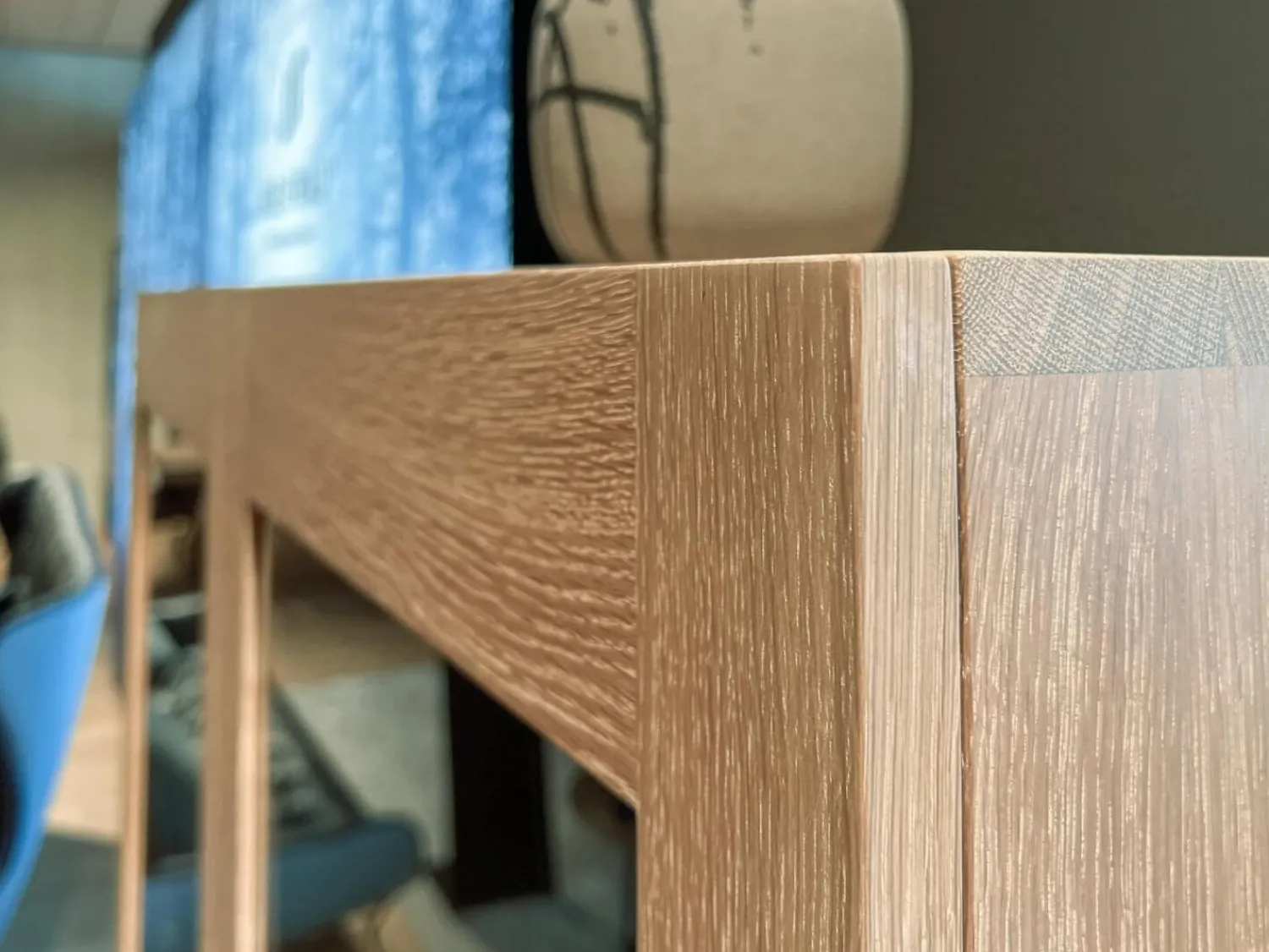 Janua Vitrinen & Highboards|Glasvitrine BC 04 Eiche Weiß Pigmentiert Geölt Glasfüllung Gestell Schwarz