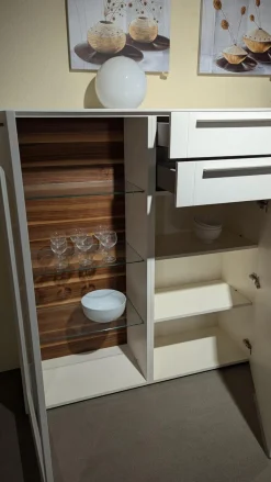 Gwinner Vitrinen & Highboards|Highboard Bellano Lack Seidenmatt Weiß Rückwand Nussbaum Natur