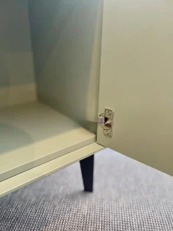 Contur Vitrinen & Highboards|Highboard Casello MDF Lack Schilfgrün Grün Grau Sockelfüße Schwarz Matt