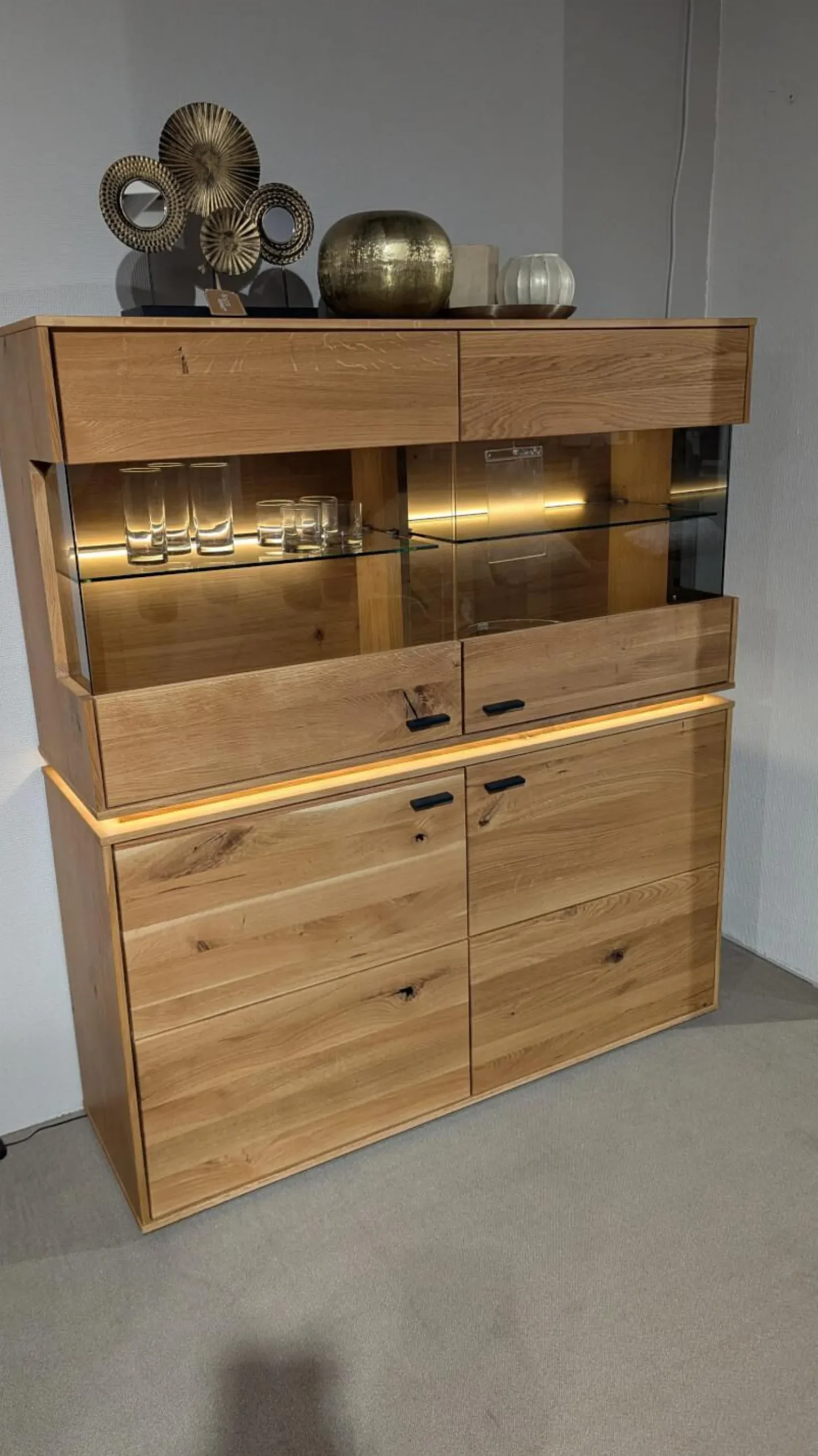 MCA Furniture Vitrinen & Highboards|Highboard Como Wildeiche Geölt Teilmassiv mit LED-Beleuchtung