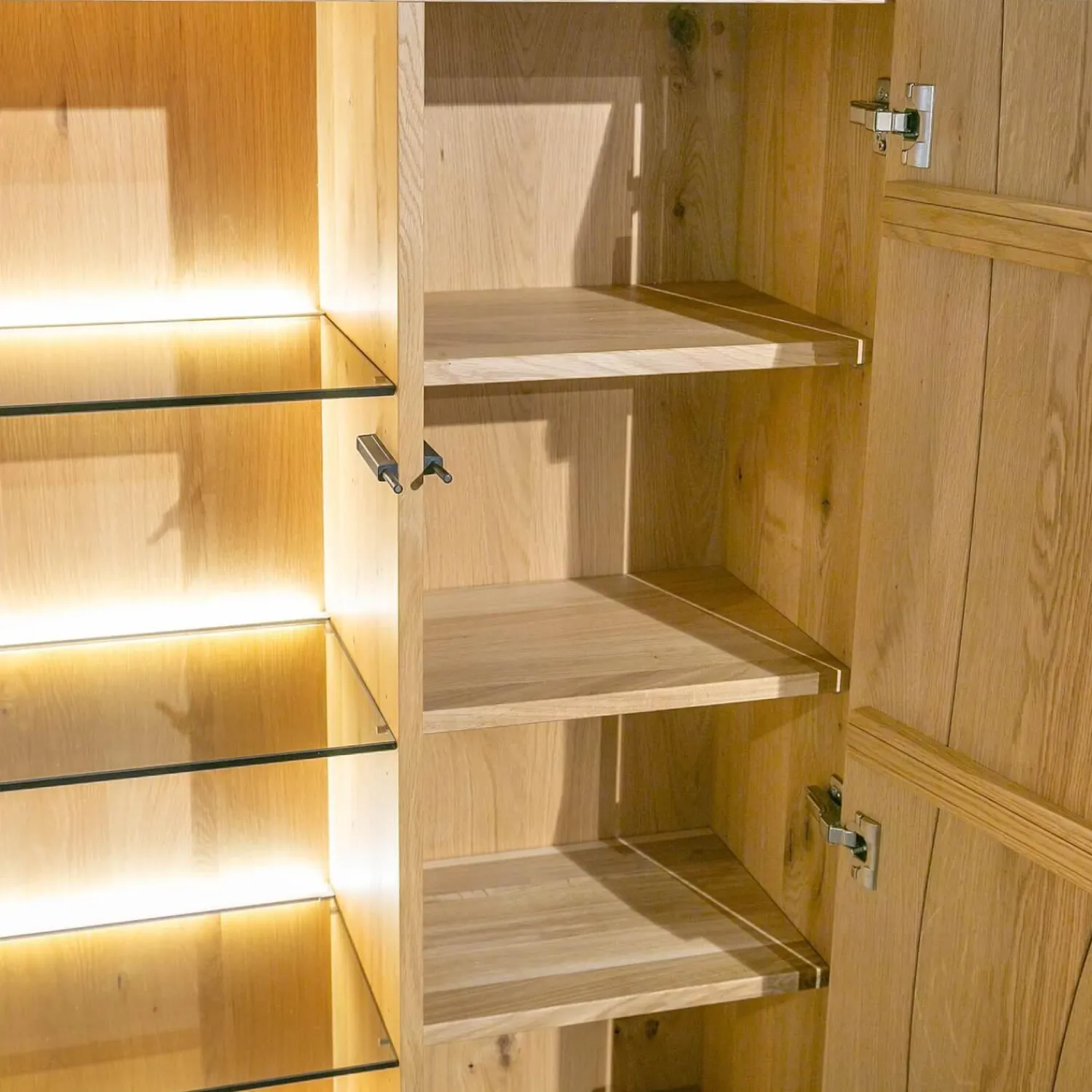 Anrei Vitrinen & Highboards|Highboard Contur Mileto Asteiche Gebürstet Natur Geölt Holzrahementür Mit Glas Links Inklusive Beleuchtung