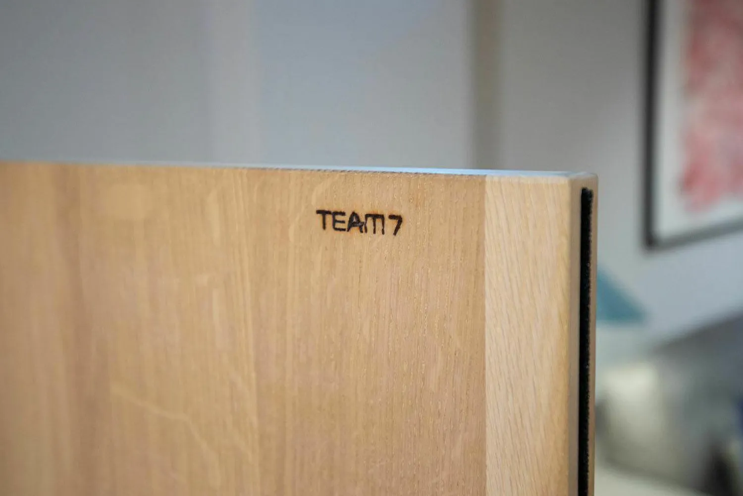 Team 7 Vitrinen & Highboards|Highboard Cubus Eiche Weßgeölt Gestell Bronze Matt Innenfach aus Glas