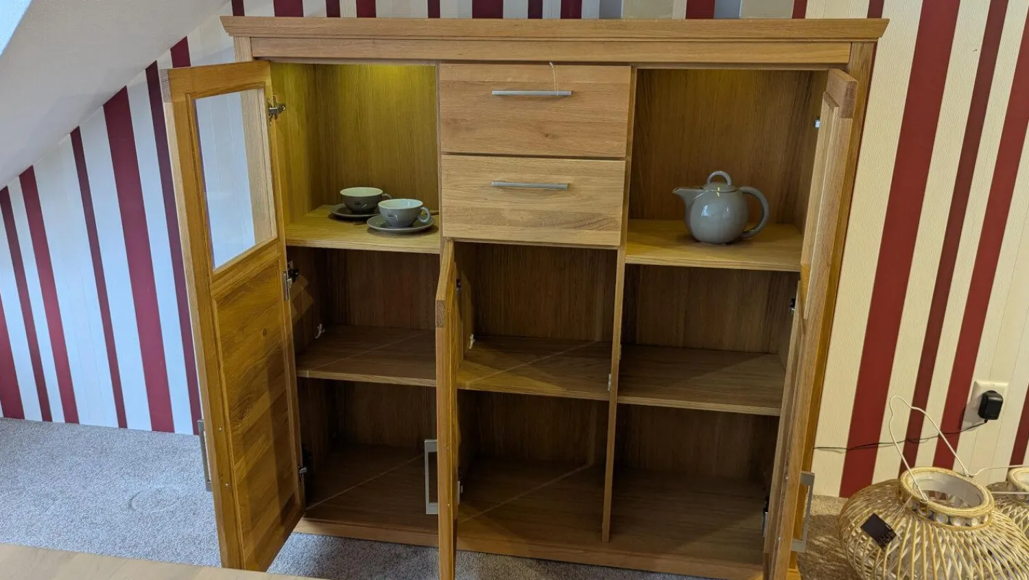 Niehoff Vitrinen & Highboards|Highboard Homeland Wildeiche Teilmassiv Geölt Korpus Furniert Inklusive LED Beleuchtung