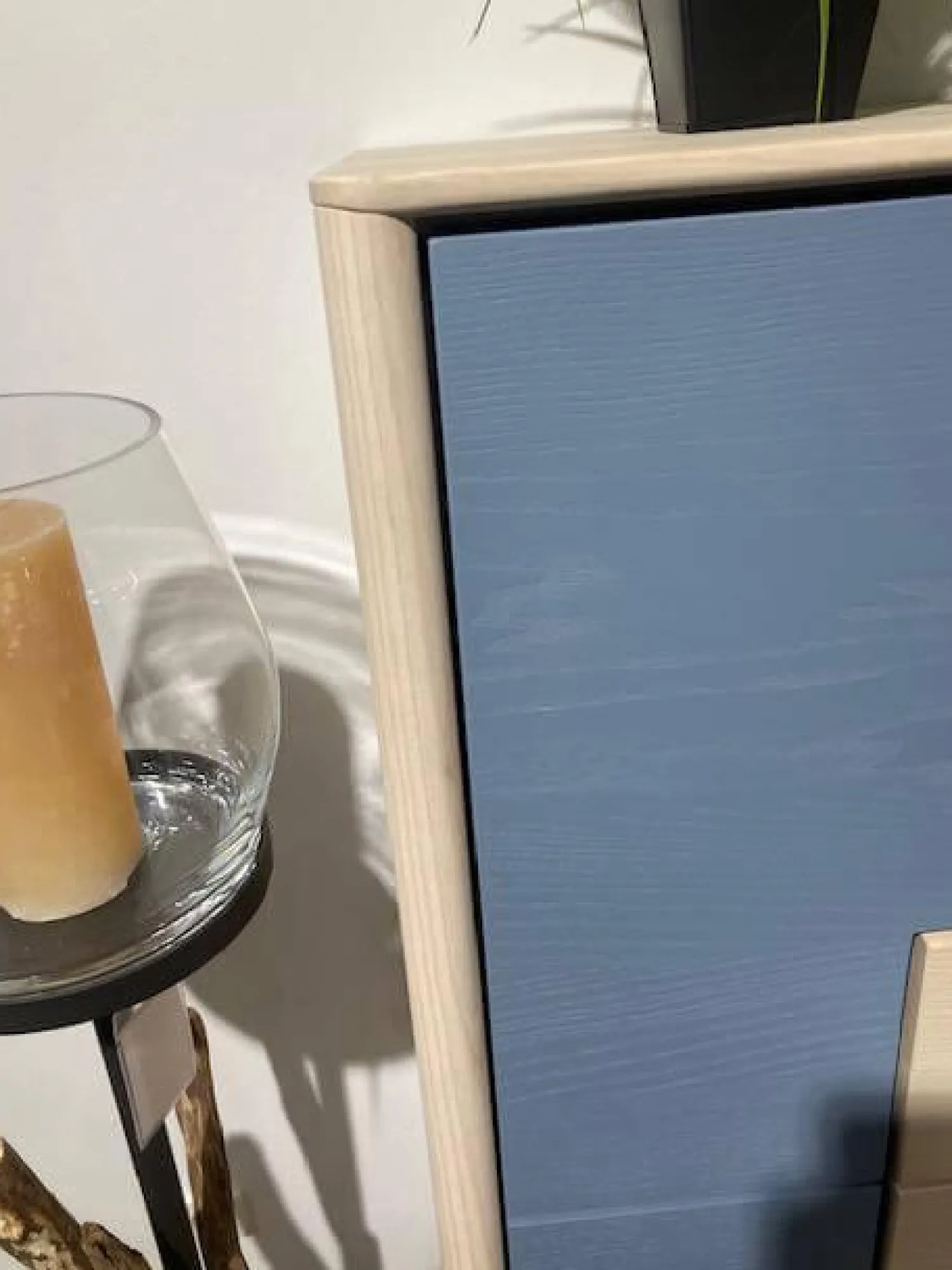 Anrei Vitrinen & Highboards|Highboard Juna Esche Massiv Gebürstet Weiß Geölt Und Lack Blaugrau Mit Holzstruktur