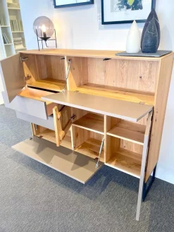 Contur Vitrinen & Highboards|Highboard Mileto Front Mattlack Steingrau Grau Korpus Asteiche Massiv Gebürstet Natur Geölt Kufengestell Schwarz Matt