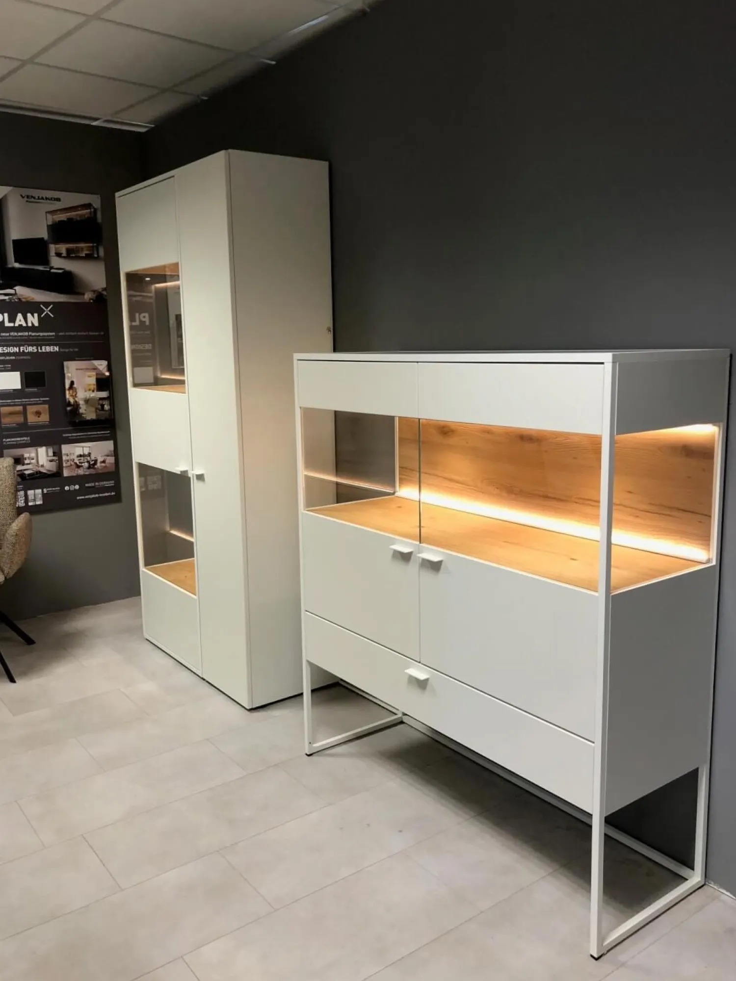 Venjakob Vitrinen & Highboards|Highboard Plan X6 Lack Kristallweiß Wildeiche Hell Soft Gebürstet Geölt mit Vitrine
