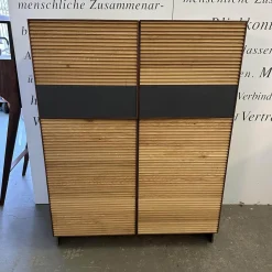 Scholtissek Vitrinen & Highboards|Highboard Schrank Tratum Klein Knorrige Eiche Natur Geölt Glas Dunkelgrau Matt Mit Lamellenfronten