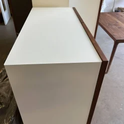 Scholtissek Vitrinen & Highboards|Highboard Schrank Tratum Klein Knorrige Eiche Natur Geölt Glas 9010 Weiß Matt Mit Lamellenfronten