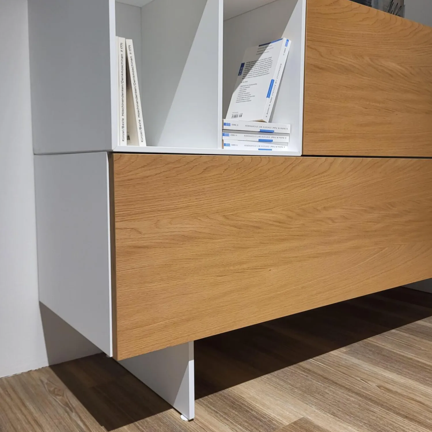 Caccaro Vitrinen & Highboards|Highboard Wallover Eiche Echtholz Lack Matt Nero Stout Untergestell Metall