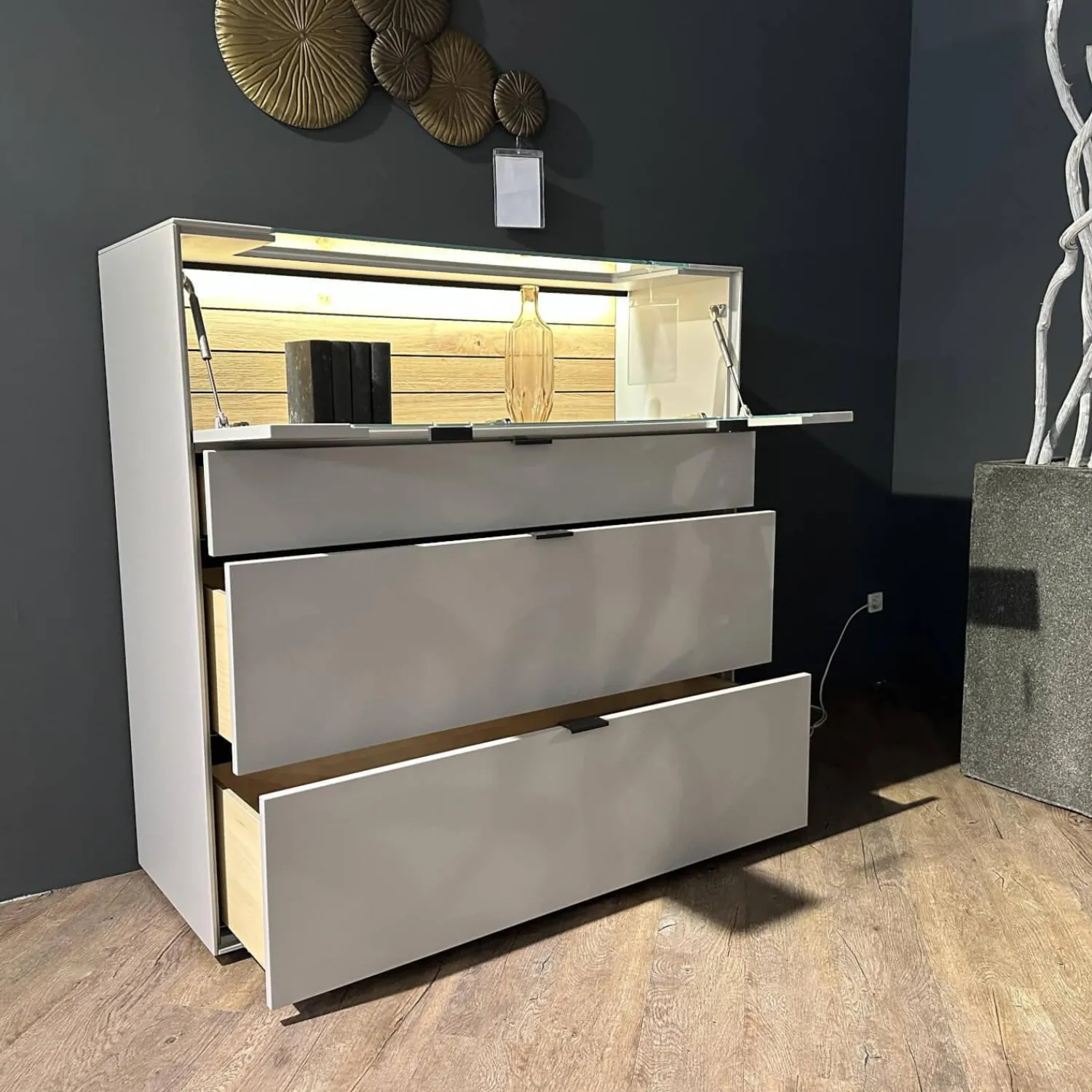 Wöstmann Vitrinen & Highboards|Highboard WM2380 Lack Samtgrau Wildeiche Massiv Soft Gebürstet Mit Glasausschnitt