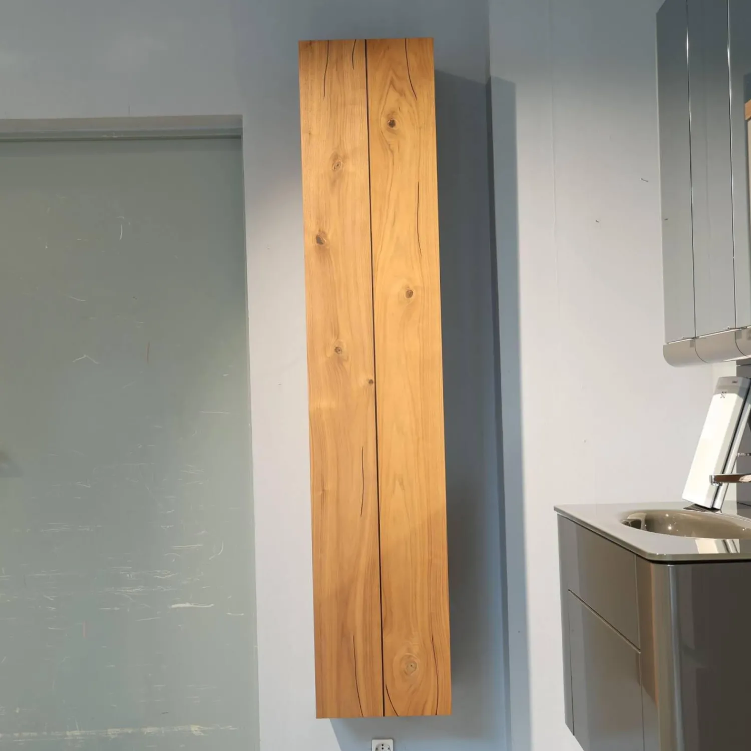 Hülsta Regale|Hängeelement Gentis Bad 10311 Kernnussbaum Naturstamm