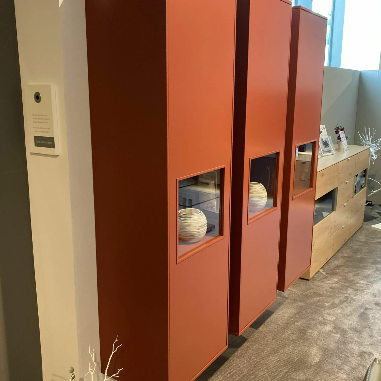 Musterring Vitrinen & Highboards|Hängeelement Kombi Kara Frame Lack Ziegelrot Glastür Inklusive Beleuchtung