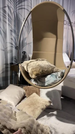 Ivano Redaelli Relaxsessel|Hängender Sessel Schale Narbenleder Sand Beige Gestell Metall Mit Bronze Finish