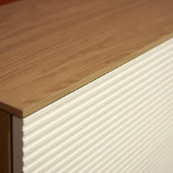 Sudbrock Kommoden & Sideboards|Hänge-Sideboard Cubo Korpus 420 Glattlack Verkehrsweiß Abdeckplatte 127 Eiche Milk