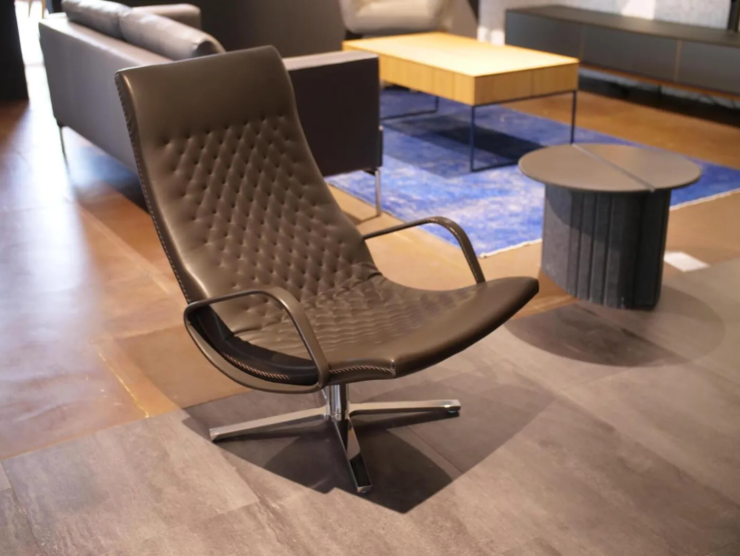 De Sede Loungesessel|Hochlehn-Sessel DS-51 A Leder Touch Espresso Braun Ton in Ton Gestell 4-Fuß Chrom