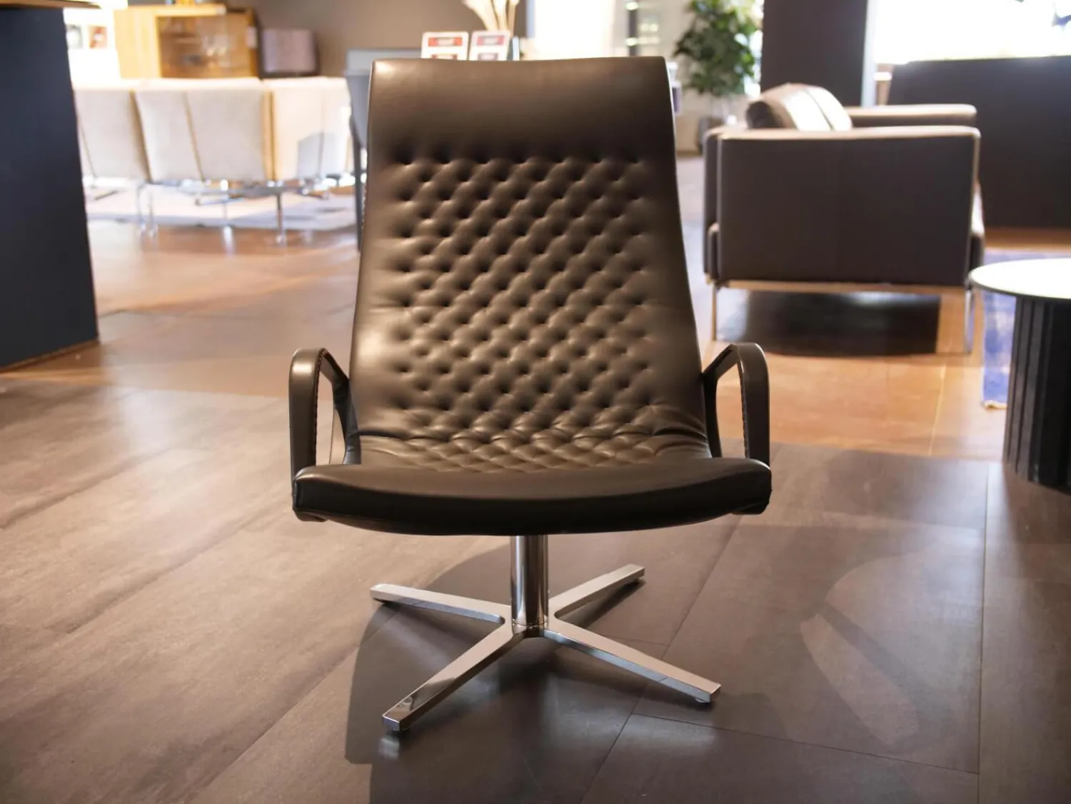 De Sede Loungesessel|Hochlehn-Sessel DS-51 A Leder Touch Espresso Braun Ton in Ton Gestell 4-Fuß Chrom