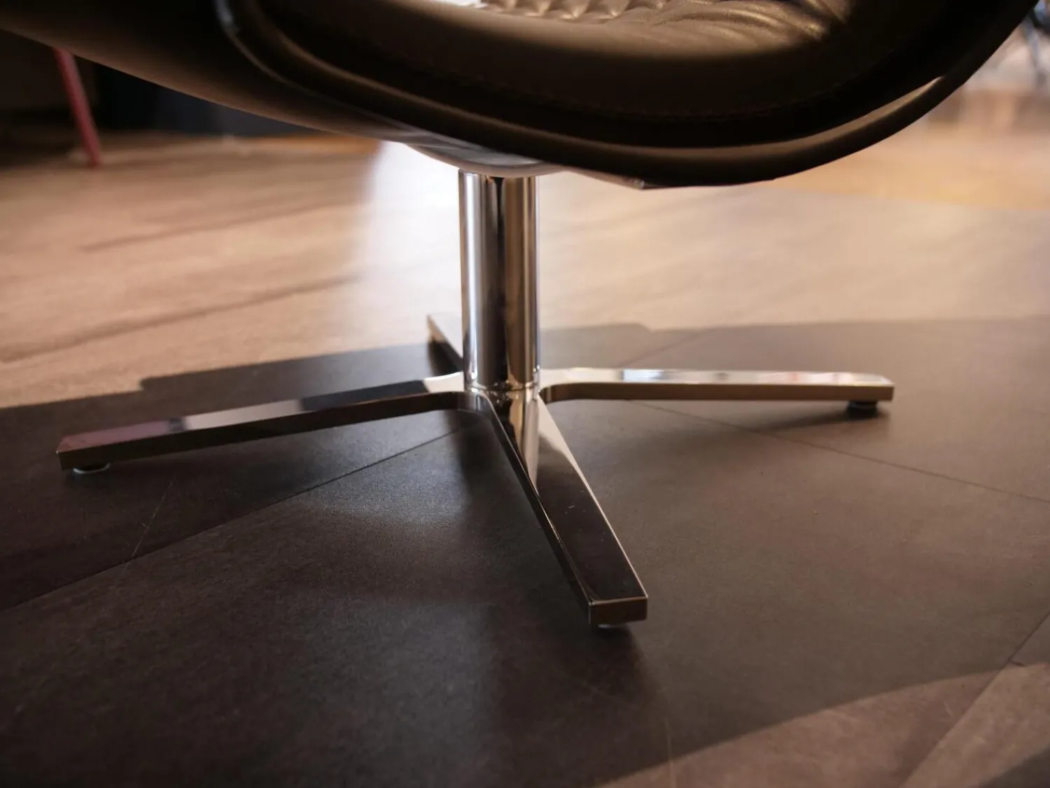 De Sede Loungesessel|Hochlehn-Sessel DS-51 A Leder Touch Espresso Braun Ton in Ton Gestell 4-Fuß Chrom