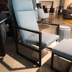 Brühl Loungesessel|Hochlehnsessel Grace Wood Bezug Stoff 4057 61 Blau Grau Gestell Eiche Schwarz Gebeizt Inklusive Hocker