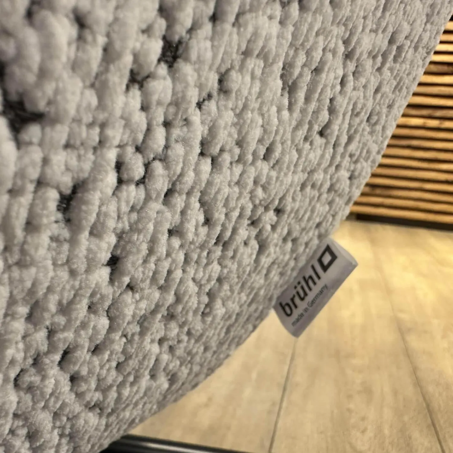 Brühl Relaxsessel|Hochlehnsessel Viktor Stoff 6450 49 Weiß Grau Gestell Kreuzfuß Metall Schwarz Pulverbeschichtet Mit Hocker