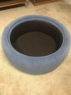 Troels Hocker & Sitzsäcke|Hocker Circle Stoff 490 Yeti Triton mit Wendbarer Platte D13 Eiche Natur Geölt