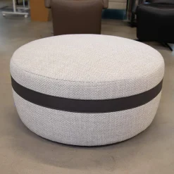 Jori Hocker & Sitzsäcke|Hocker Macaron Stoff E4166 Beige Dekoband Leder Liparo Braun Mir Rollen