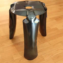 Zieta Hocker & Sitzsäcke|Hocker Plopp Rostfreier Stahl Cosmic Blue Schwarz