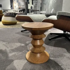 Vitra Hocker & Sitzsäcke|Hocker Stools A Nussbaum Massiv Gedrechselt Lackiert