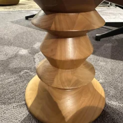 Vitra Hocker & Sitzsäcke|Hocker Stools A Nussbaum Massiv Gedrechselt Lackiert