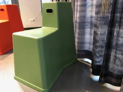 Vitra Hocker & Sitzsäcke|Hocker Stool-Tool Industriegrün