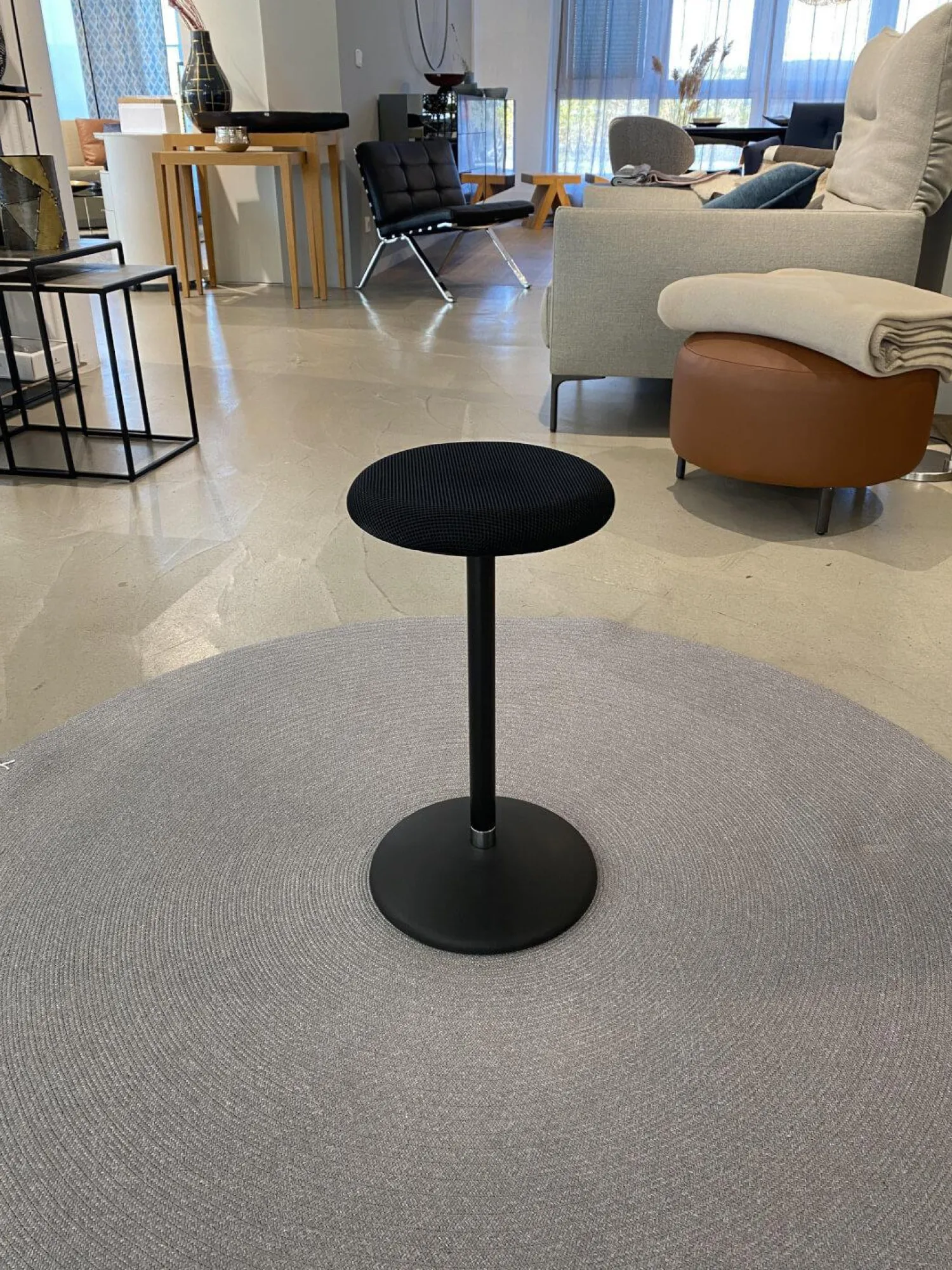 Girsberger Hocker & Sitzsäcke|Hocker Sway Stoff Schwarz Gestell Und Tellerfuß Stahl Pulverbeschichtet Schwarz