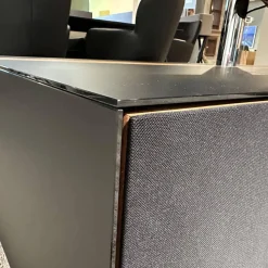 Team 7 Wohnwände & Tv-Lowboards|Home-Entertainment Raumteilerkorpus Mit TV-Säule Abdeckplatte Farbglas Schwarz Matt Nussbaum Natur Geölt