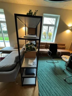 Vitra Regale|Kado Regal 5OH Eiche Hell Rahmen Basic Dark 30 Pulverbeschichtet