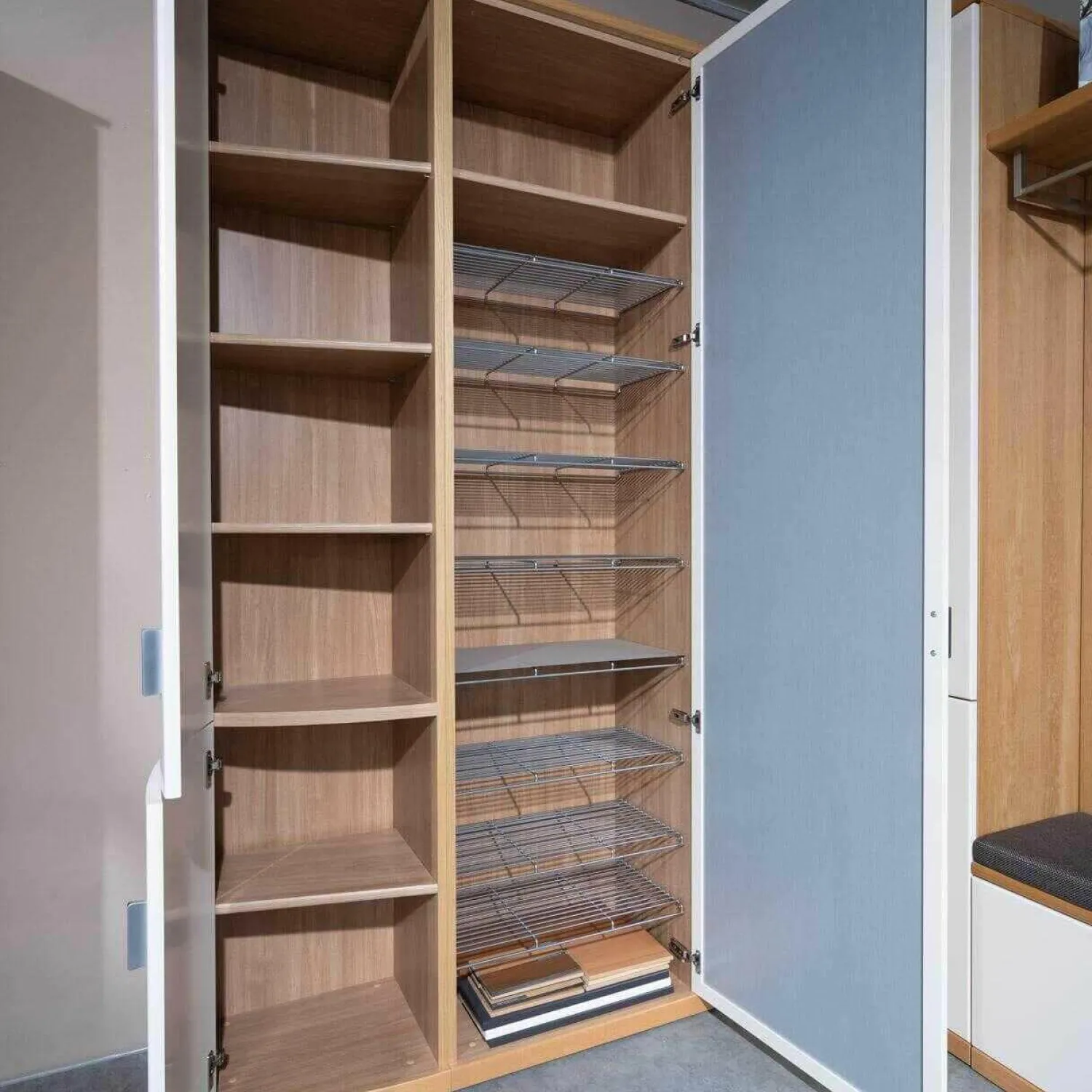 Musterring Wohnwände & Tv-Lowboards|Kira-System Brasilbraun mit Spiegel und Sitzkissen