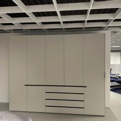 Interlübke Kleiderschränke|Kleiderschrank Collect Mattlack Außen M08 Greige Innen M23 Muschel Grau