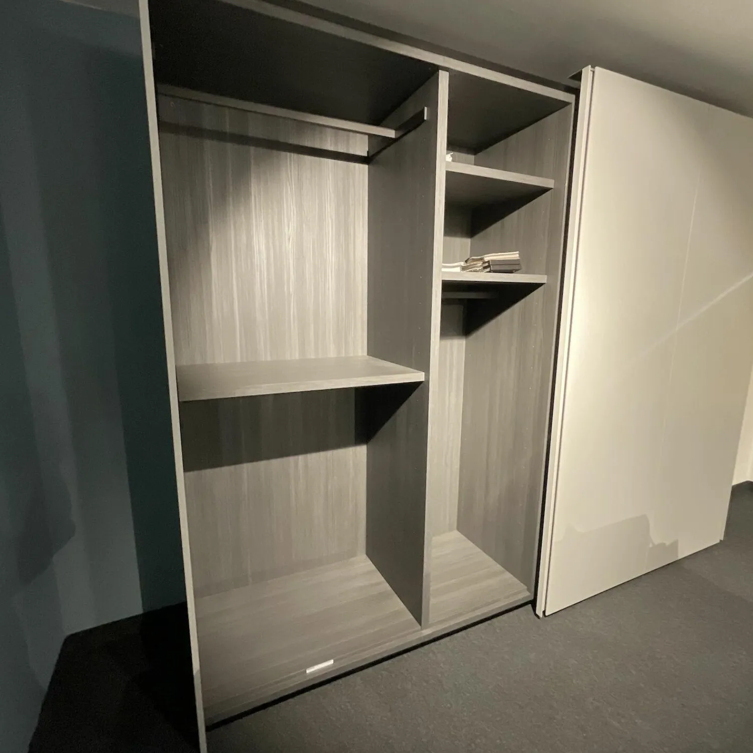 Kettnaker Kleiderschränke|Kleiderschrank Grip Lack Matt Lichtgrau Innen Eiche Melamin Anthrazit