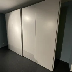 Kettnaker Kleiderschränke|Kleiderschrank Grip Lack Matt Lichtgrau Innen Eiche Melamin Anthrazit