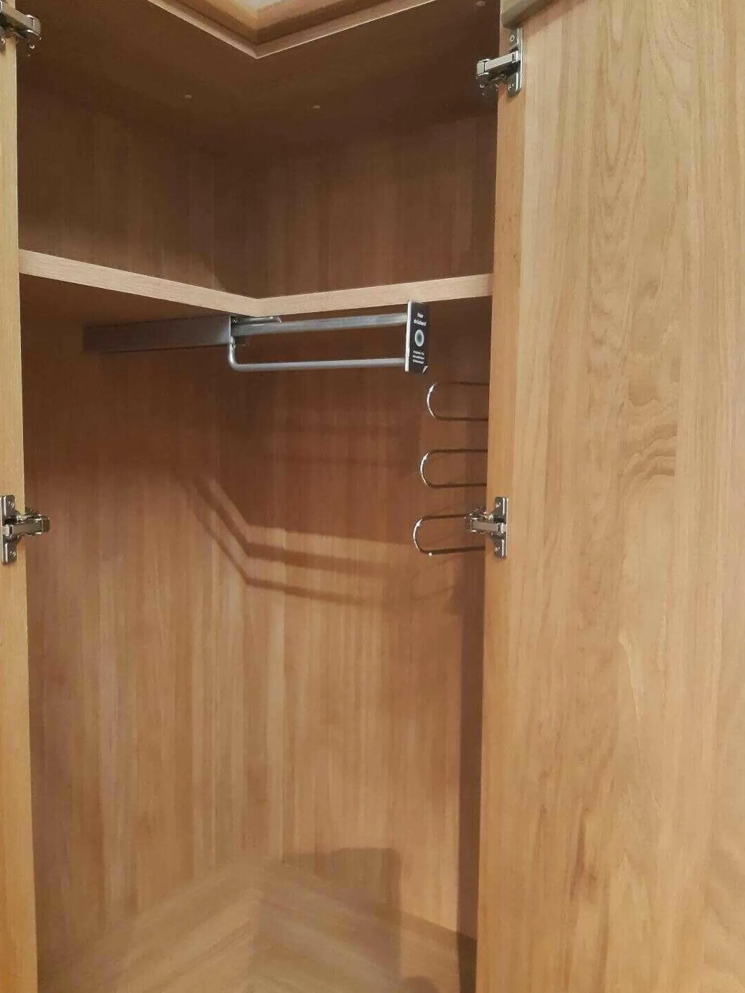 Rietberger Möbelwerke Kleiderschränke|Kleiderschrank Lando Eiche Sand Türen Massiv Korpus Furniert