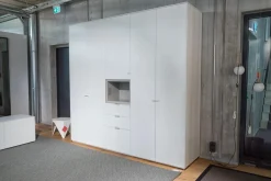 Piure Kleiderschränke|Kleiderschrank Line Mattlack P01 White Griffe P19 Dune Grau