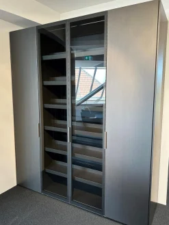 Poliform Kleiderschränke|Kleiderschrank New Entry Metallisch Lackiert Bronzo 23 Grau Anthrazit Und Ardesia Glas Grau Anthrazit Mit Beleuchtung