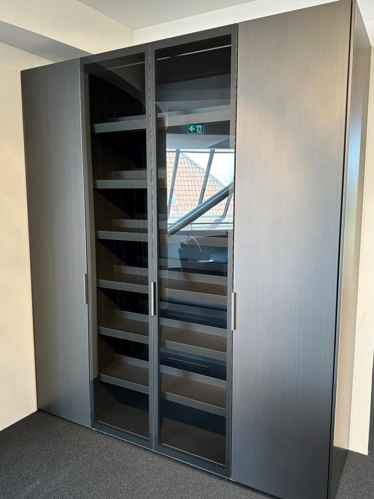Poliform Kleiderschränke|Kleiderschrank New Entry Metallisch Lackiert Bronzo 23 Grau Anthrazit Und Ardesia Glas Grau Anthrazit Mit Beleuchtung