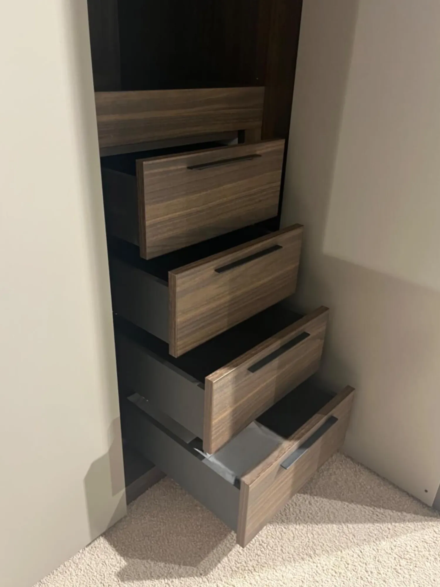 Novamobili Kleiderschränke|Kleiderschrank Night Collection 2022 Front Lack 331 Visone Matt Korpus 72 Noce Mit Beleuchtung