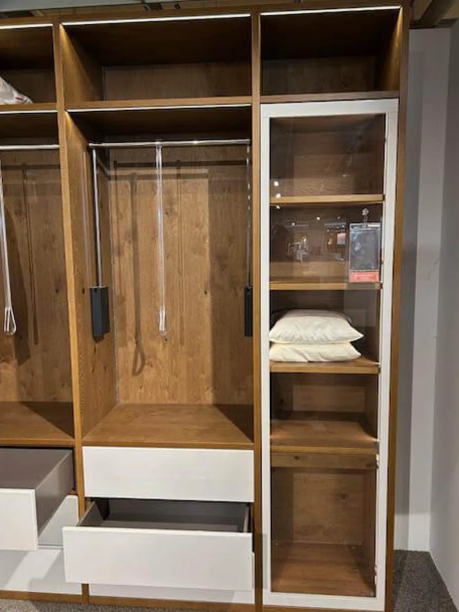 Rietberger Möbelwerke Kleiderschränke|Kleiderschrank Silea Korpus Asteiche Bourbon Furniert Front Und Rahmen Brillantgrau Matt